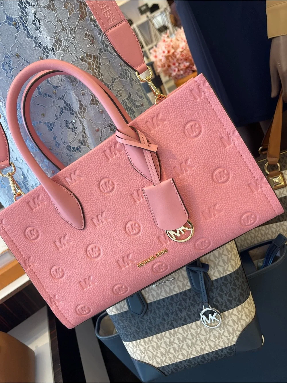 Michael Kors Mirella Md Logo Debossed Satchel Shoulder Tote Handb
Carnation
NWT - Picture 6 of 16